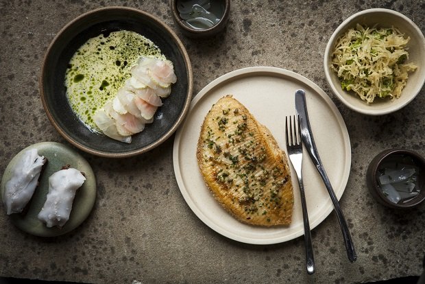 MichelinGuideUK's tweet photo. The MICHELIN Guide to Restaurants Offering Takeaway &amp; Delivery - 
The prospect of restaurants reopening remains some way off, there are MICHELIN Plate restaurants around the country that are providing a variety of services https://t.co/nLbGJrMDno https://t.co/gQ8Dk5tfOk