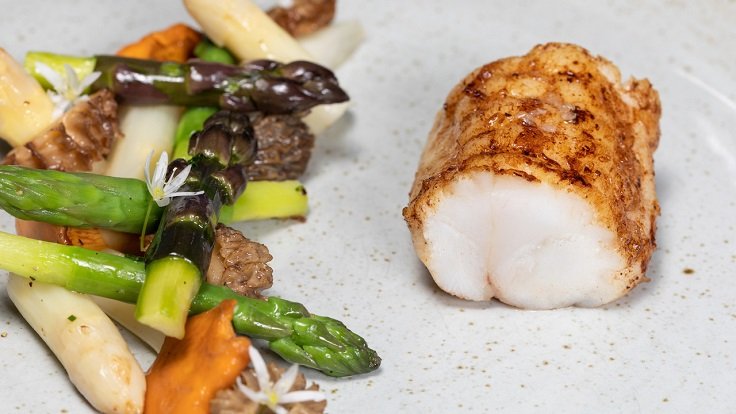 MichelinGuideUK's tweet photo. The MICHELIN Guide to Restaurants Offering Takeaway &amp; Delivery - 
The prospect of restaurants reopening remains some way off, there are MICHELIN Plate restaurants around the country that are providing a variety of services https://t.co/nLbGJrMDno https://t.co/gQ8Dk5tfOk