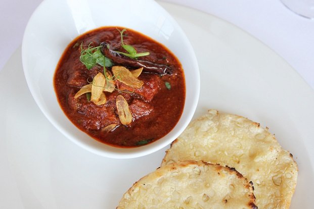The MICHELIN Guide to Restaurants Offering Takeaway &amp; Delivery - 
The prospect of restaurants reopening remains some way off, there are MICHELIN Plate restaurants around the country that are providing a variety of services guide.michelin.com/gb/en/article/…