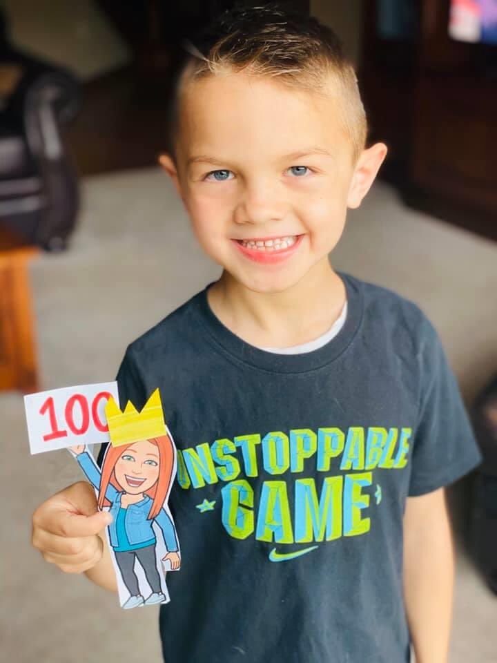 BSanders3421's tweet photo. Kash and #FlatSanders are                       R🤩CKSTARS at counting to 💯 ! #100sClub #Kindergarten #flatteacher @JoeWalkerES #Mc3GConnected https://t.co/R2D73SBv20