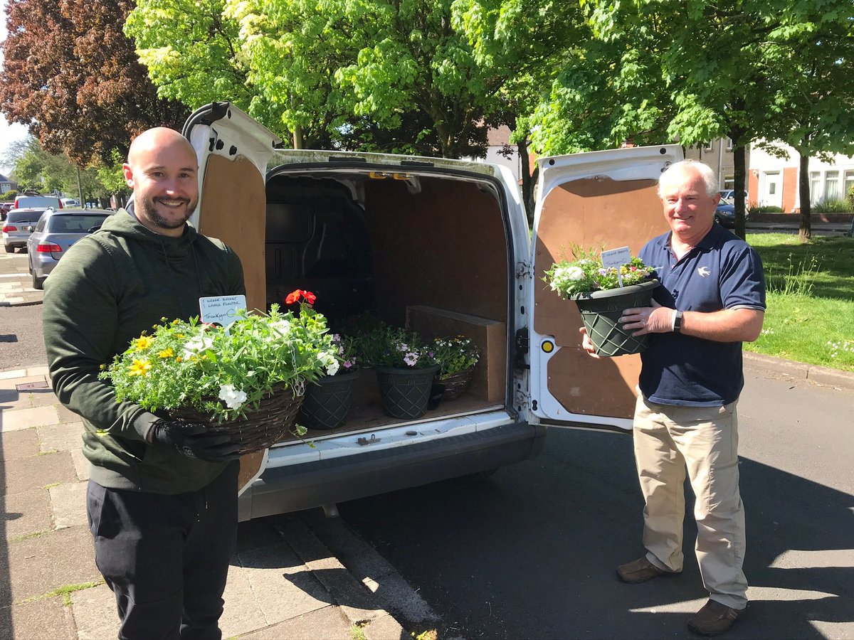 I was delighted to help with delivering hanging baskets and pots today to <a href="/V21CyfleCymru/">V21</a> customers in Heath &amp; Birchgrove. The Oaks is such a great local community garden nursery. Hundreds delivered today by around 20 volunteers. Thanks to everyone involved. #makingadifference