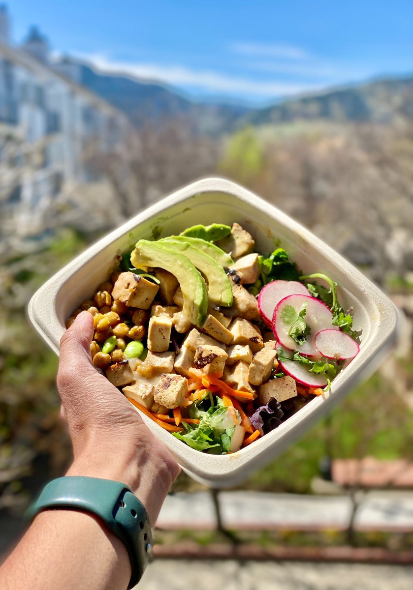 ScratchKitchen's tweet photo. It’s true, beauty is in the eye of the Buddha Bowl holder. 😍🌱🌞 ⁣
⁣#eatfromscratch #lunchwithaview #boulder #colorado #greenlight #kaleyeah #plantbased #nourish #eatclean #lunch #local #vegan #saverestaurants #coloradocurbside #pickup #delivery https://t.co/hQzUz41y1N