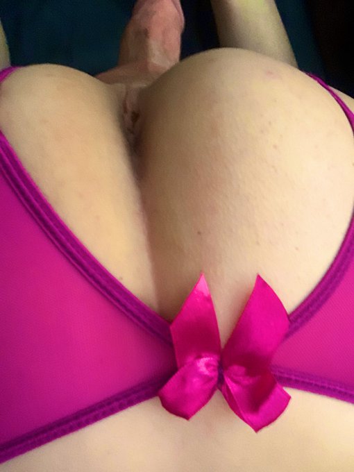 4 pic. RT if want to see the blue lingerie I bought @Spunkyone3 @xCockCrazyx @jossal_club @KindsCock