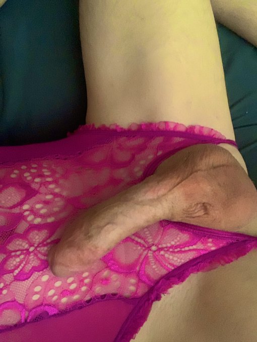 3 pic. RT if want to see the blue lingerie I bought @Spunkyone3 @xCockCrazyx @jossal_club @KindsCock