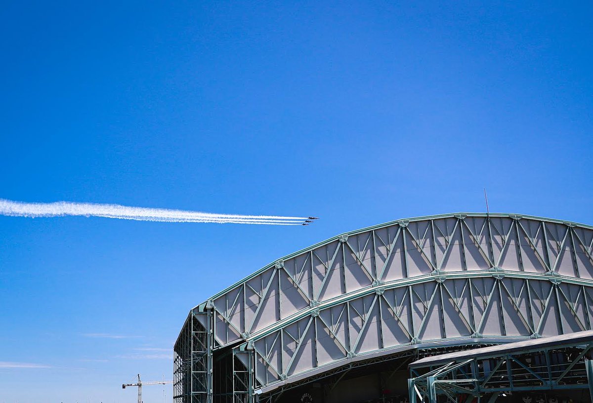 Flying high over Houston ✈️

#BlueAngels #ForTheH