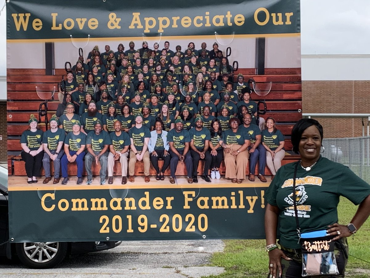 EdwardHWhiteHi1's tweet photo. We are the PRIDE of the Westside! #BelieveTheHype💯 #Commanders4Life🤞🏽💚💛 https://t.co/VRemQoOcAh