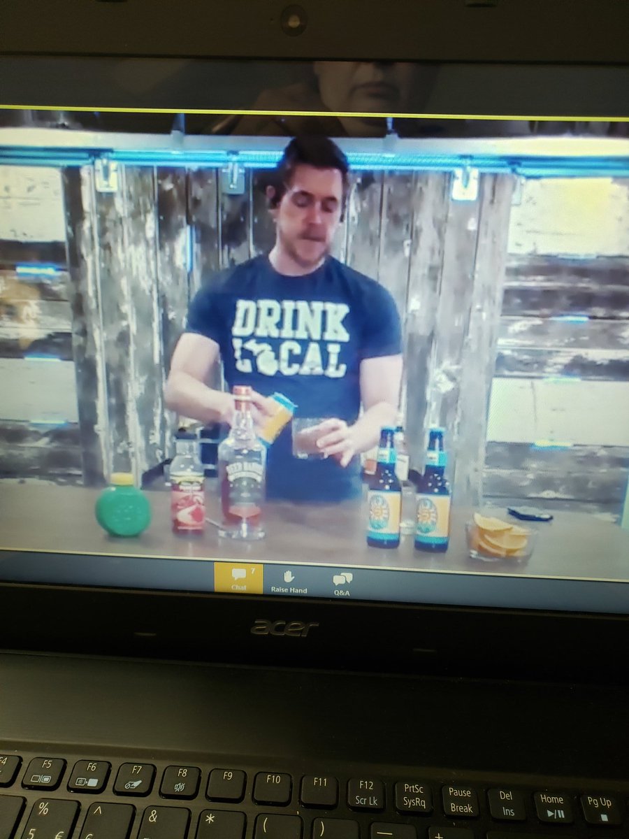 MamaLeti505's tweet photo. @TheAdvisorist #VirtualFASummit #DrinkLocal Way to mix a drink Brad! 🍸 https://t.co/723qPnK702