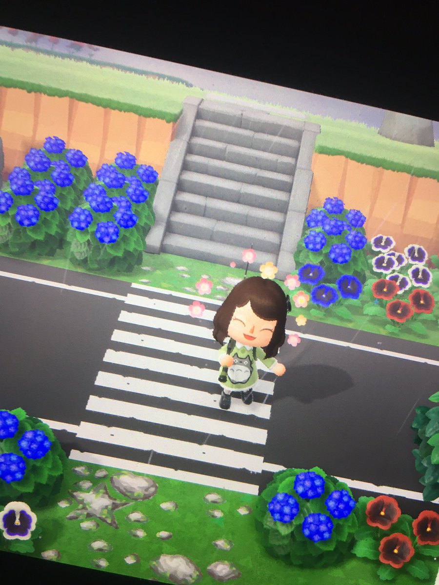 chunghanos's tweet photo. doing a fishing hour on my island! ❣️ it’s June and I’m on the northern hemisphere! Dm me for dodo code of you want to come ☺️ https://t.co/iGIB1koNzO