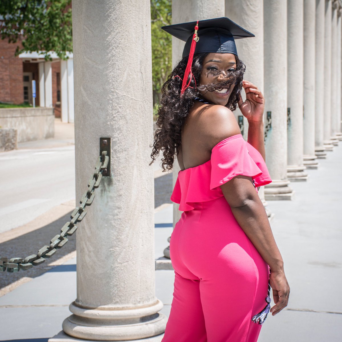 _Tameraa21's tweet photo. A graduate. 🥵👩🏾‍🎓 https://t.co/WFbPRsk4Jm