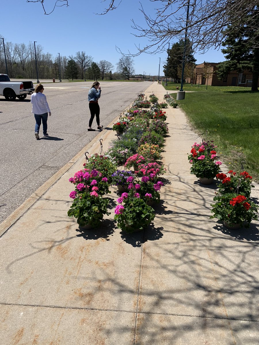 Some of our great Howell High School teachers picking up flowers supplied by Penzein Farms for Teacher Appreciation Week! If you couldn’t make it today, come by tomorrow 9-10 AM and pick one up! Senior Survivor t-shirts will be there along with coffee!
#ThankATeacher #OneHowell