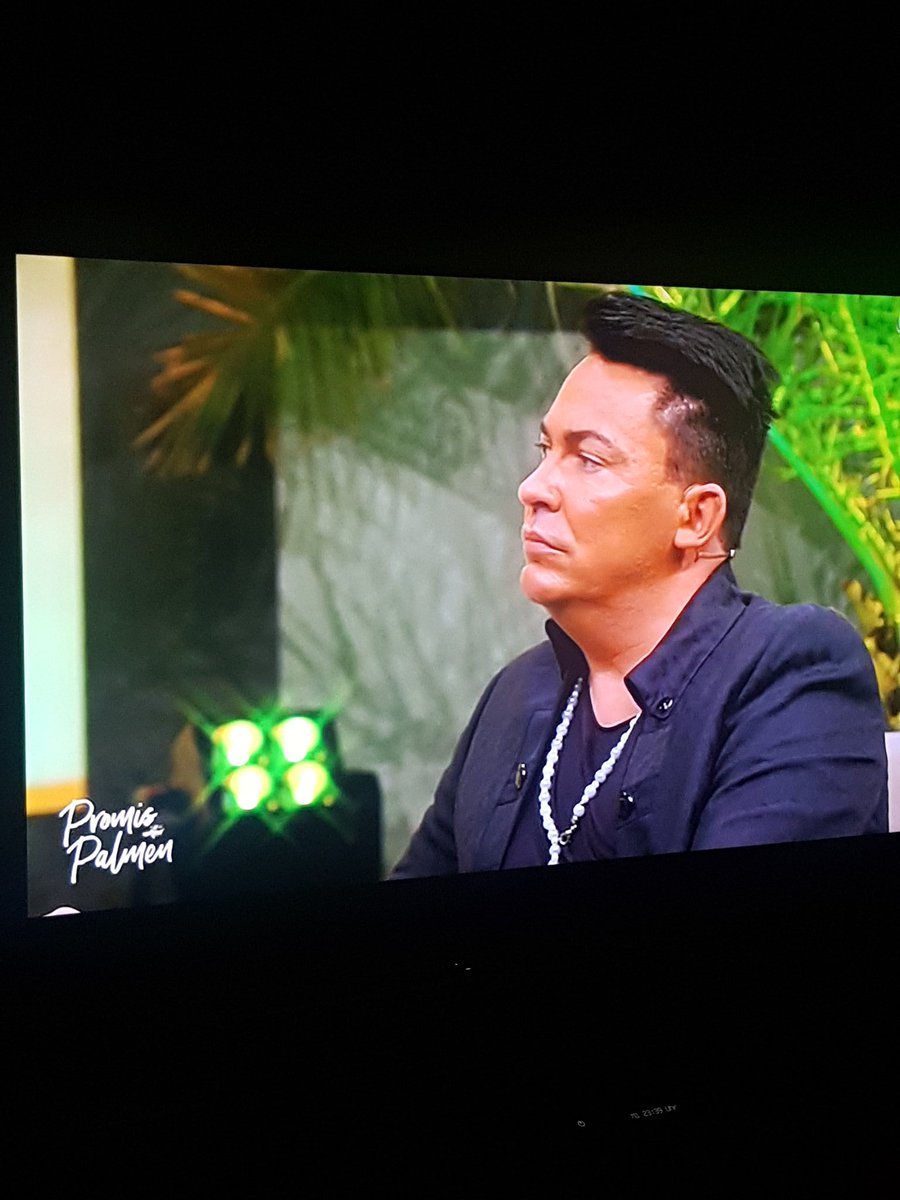 ZumFako's tweet photo. Wat macht denn der Kim Jong-Un bei @sat1 #PromisunterPalmen https://t.co/wIsdVkUYK1