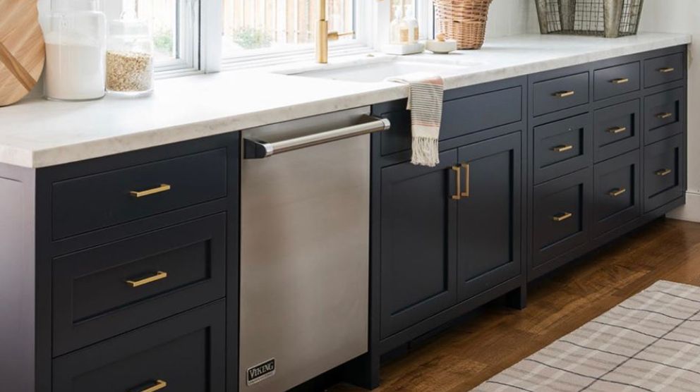 VikingRange's tweet image. We would have no trouble with #kitchencleanup in this beautiful space! Photo by @mcgeeandco on Instagram #vikingrange bit.ly/2RLeGVh