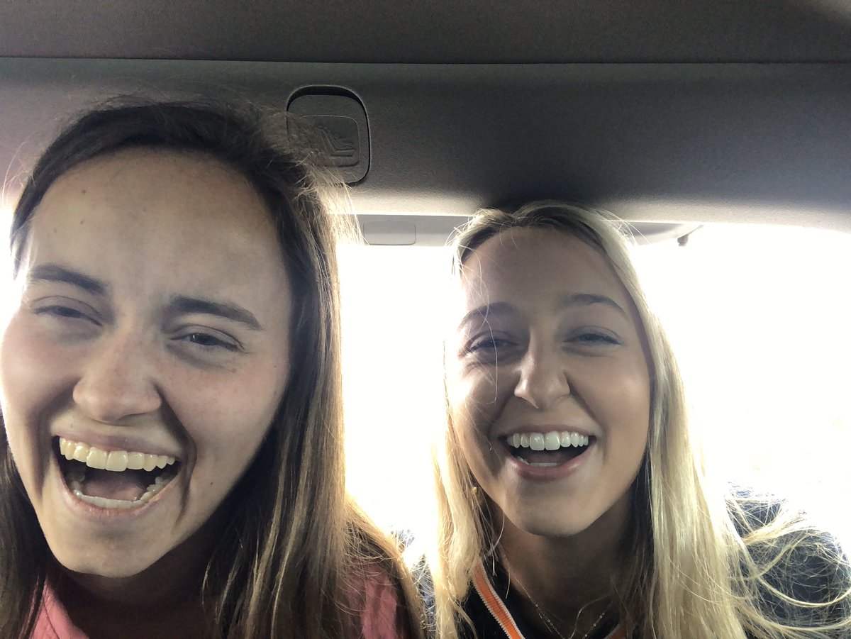 _apf10_'s tweet photo. I had @ChickfilA and I finally saw my best frienddddd!!! What a 10/10 day. https://t.co/6JFM638ba4