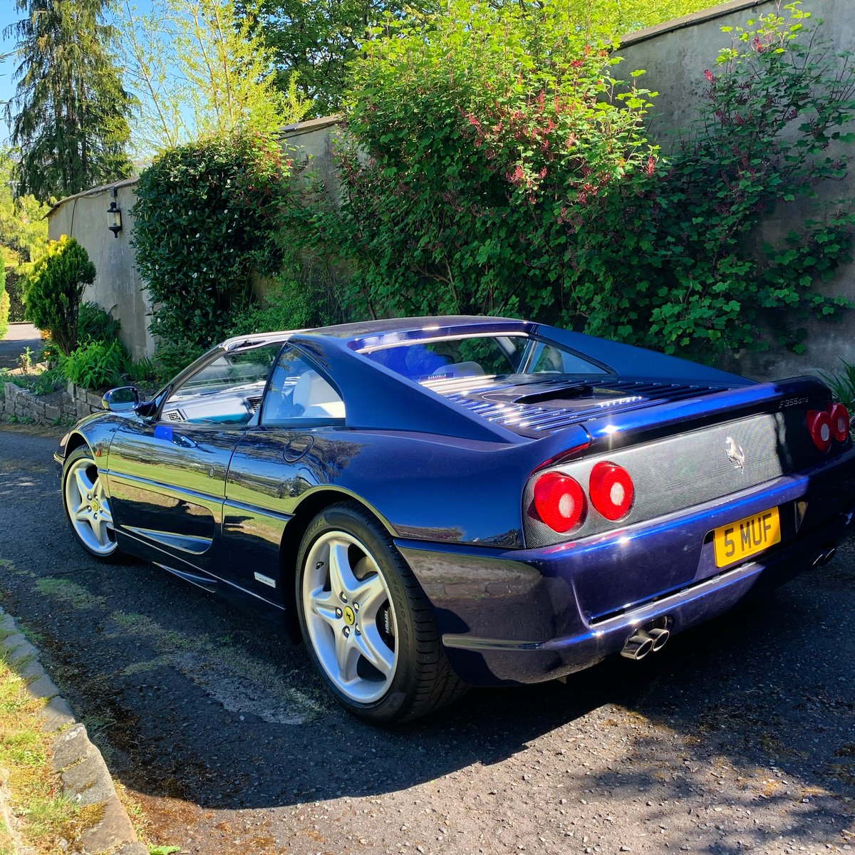 mur44y's tweet photo. A great day to use this old lady for an essential journey. #ferrari355 #LockdownLife #sunisshining https://t.co/u9cmqscxYG