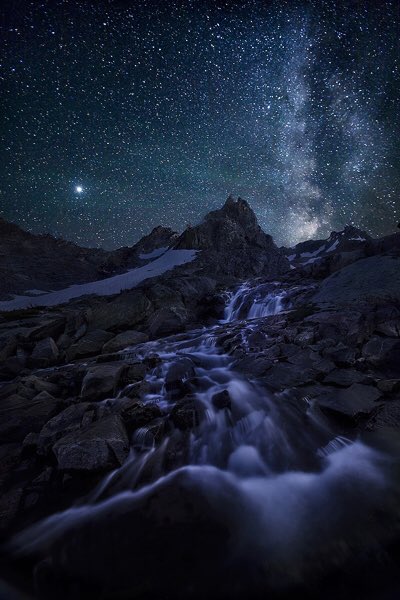 toiblarlos's tweet photo. •
Good night 😴
•
The sky grew darker,
painted blue on blue,
one stroke at a time,
into deeper and deeper
shades of night.
•
#HarukiMurakami
•
📷 #MarcAdamus
• https://t.co/lNdhlfFKDd