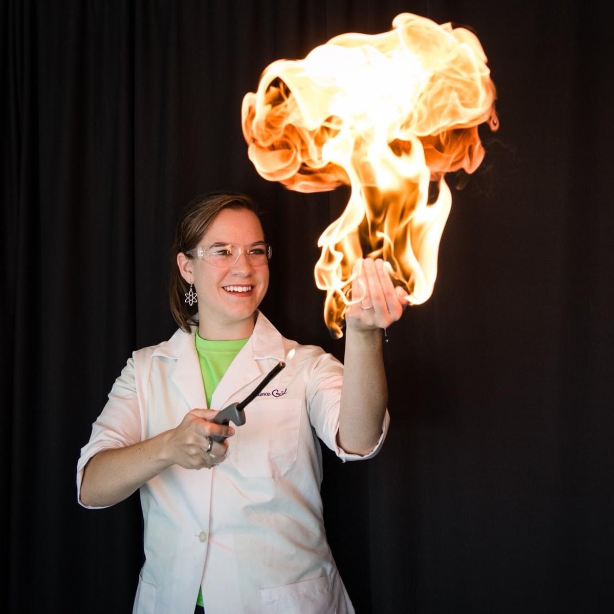 OberMelissa's tweet photo. I love my job with #sciencegirlslab. I am looking forward to inspiring the next generation of scientists!! https://t.co/SJKXYTfzIw #gobeawesome #inspiringkids #encouraginggirls #girlsinstem #stem #performance #sciencedemos #fireexperiment https://t.co/3SYHREpXic