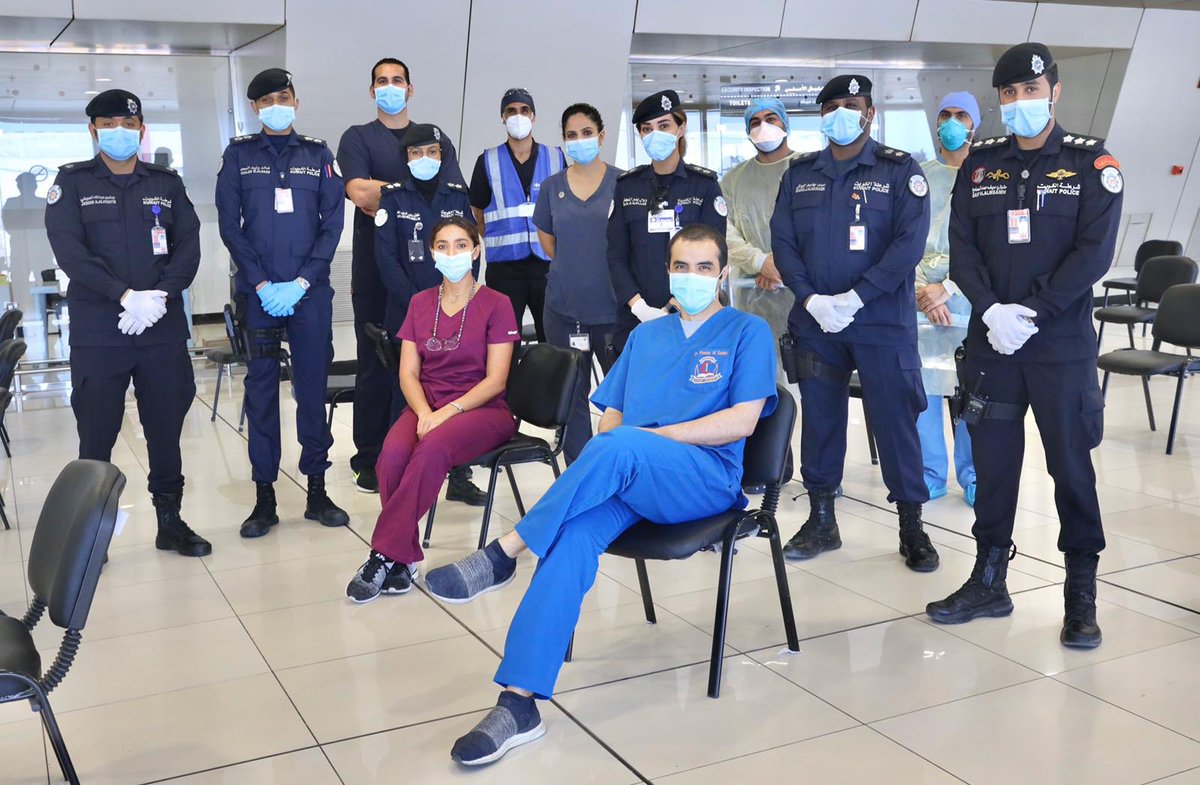 شكرا من القلب للكل الموجود بالصورة ومن خلف الصوره دكاترة الأسنان  #وزارةالصحه 🙏 الله يوفقكم جميعا جد الشغل معاكم كان جدا ممتع والحمدالله اليوم كان اخر يوم اجلاء المواطنين