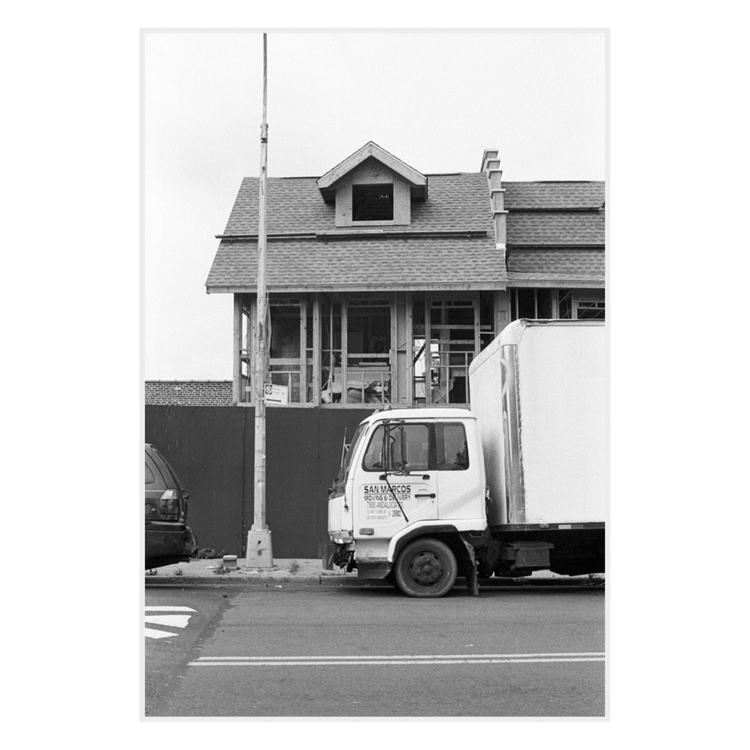jovany_sj's tweet image. A few black and white photos taken around the neighborhood last year. #Filmprocess #photography #filmphotography #filmisnotdead #kodak #pentax #bwfilm #35mm #queens @kodak