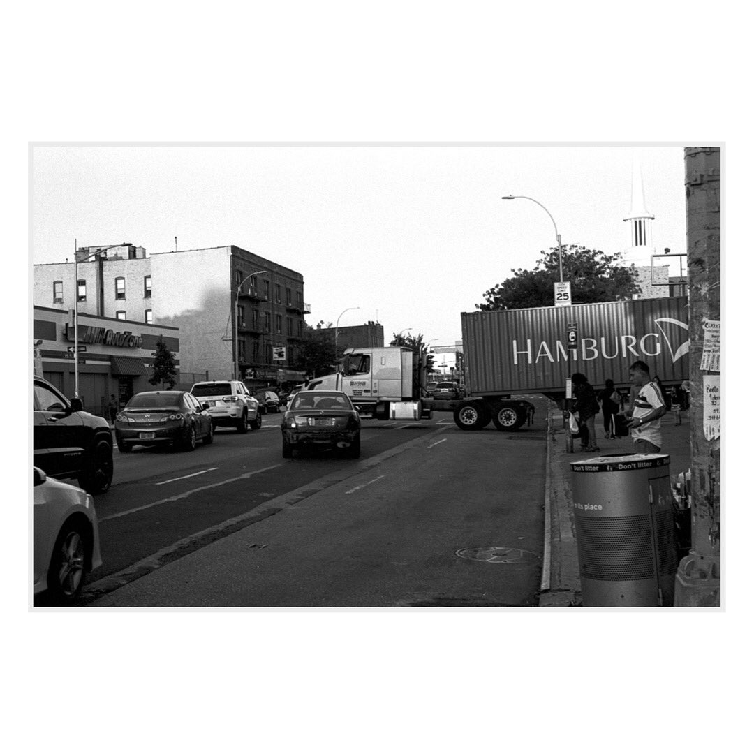 jovany_sj's tweet image. A few black and white photos taken around the neighborhood last year. #Filmprocess #photography #filmphotography #filmisnotdead #kodak #pentax #bwfilm #35mm #queens @kodak