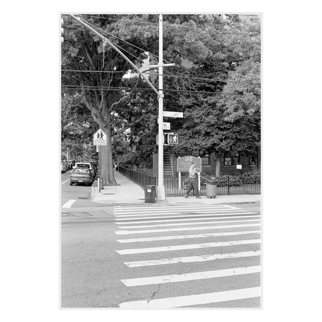 jovany_sj's tweet image. A few black and white photos taken around the neighborhood last year. #Filmprocess #photography #filmphotography #filmisnotdead #kodak #pentax #bwfilm #35mm #queens @kodak