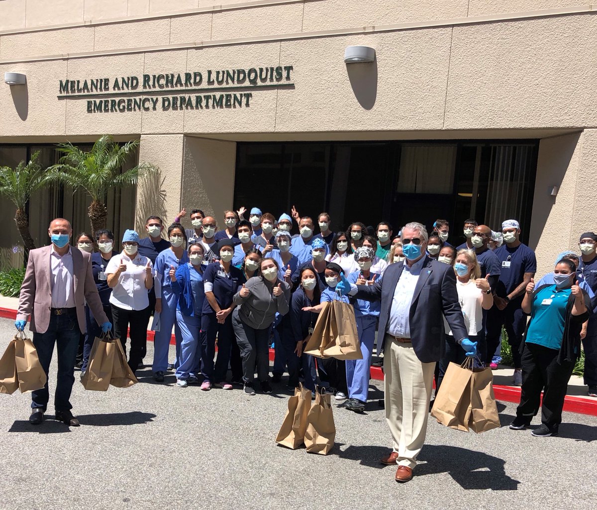 CityofRPV's tweet photo. Today, the City thanked nurses and health care workers while supporting one of its restaurants by donating 50 pasta lunches from Avenue Italy to Emergency Department staff at @TMHealthSystem. Thank you to all of our frontline heroes! #NationalNursesDay #RPVTogether https://t.co/yZAHYkSx0e