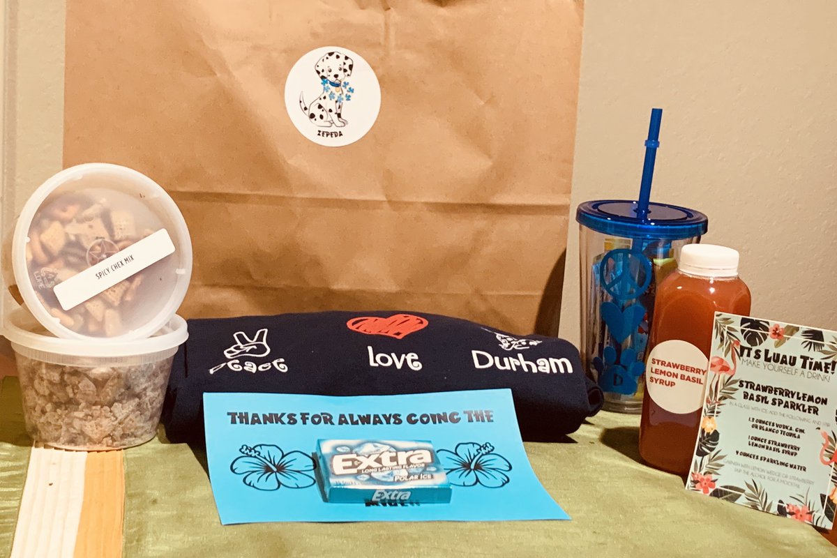 DrAxiniaZepeda's tweet photo. Still able to celebrate our staff with a Luau Theme Staff Appreciation Drive-Thru! 🥰❤️ thank you PTA for your support! Such great goodies! @DurhamES #SocialDistanceCelebration https://t.co/HUHLlorkiw