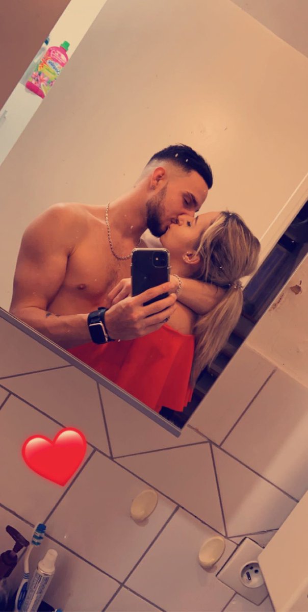 OceaneM19's tweet photo. L’amour de la vie mon pilier de tout les jours ♥️👩‍❤️‍👨 https://t.co/LO3nvdawvH