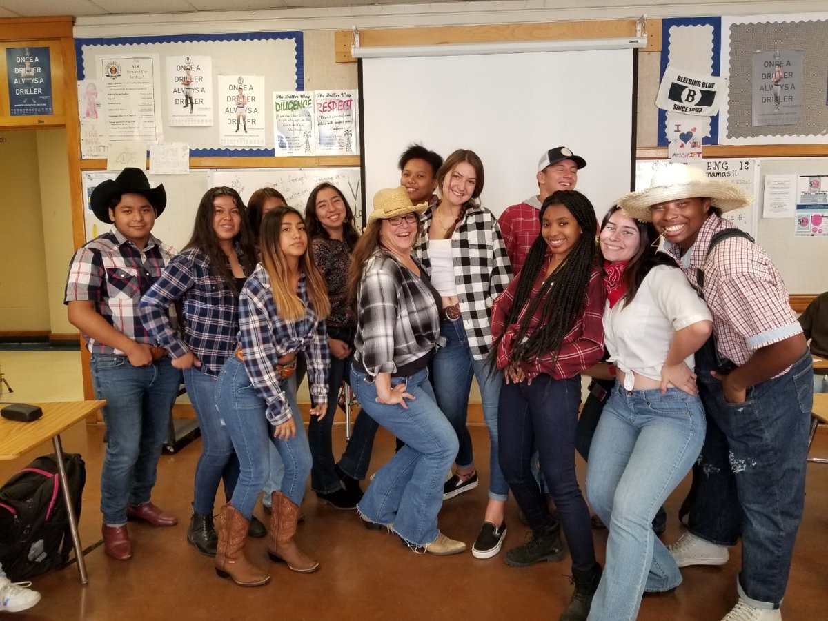 BHSDrillers's tweet photo. Today's Senior Spotlight goes out to our #DrillerServiceAcademy Seniors! These amazing seniors have shared so many memories together through their countless hours of service, internships @KernMuseum, and research for BHS Archiving. Way to go Seniors! #goodnoodles @dswifty13 https://t.co/PljVJaZicJ