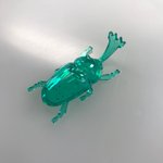 これは大当たり!？昨日買ったフエラムネのおまけがラメ入りのカブトムシだった!