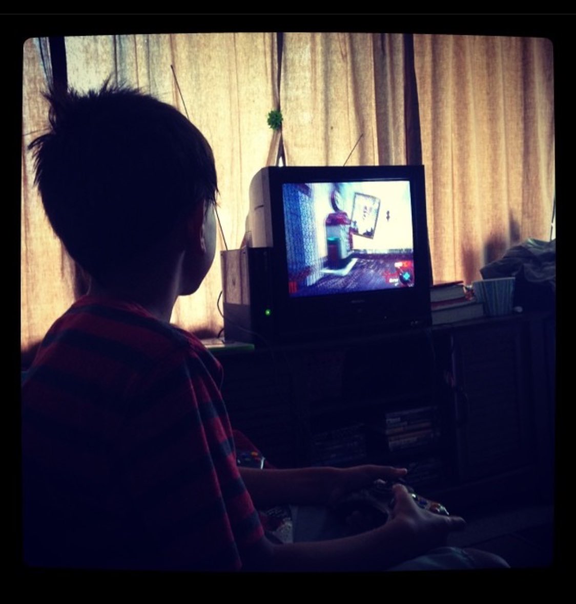 DCLevi1's tweet photo. picture of me playing kino in 2014 https://t.co/TBf2SJ9F2R