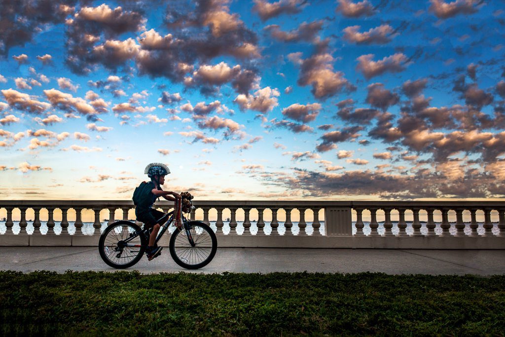 CityofTampa's tweet photo. On day 3 of the National Bike to School week, we are still encouraging you to walk or bike with your family. If you’ve considered walking/biking to school, it’s a great day to do a test run. If you already do, consider trying a new route for fun. #BikeToSchoolDay #VisionZeroTPA https://t.co/Xz1f7GRAuf