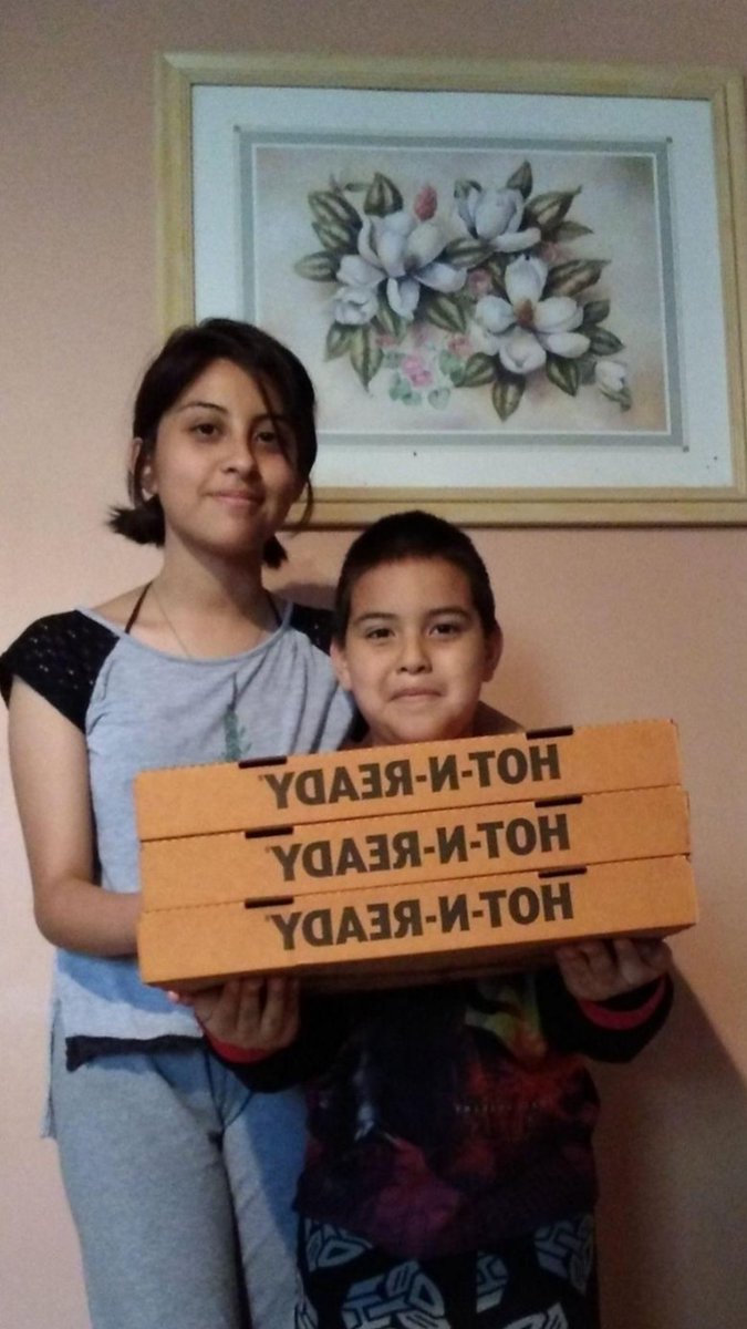 MrsA_Gomez's tweet photo. Congratulations to Navarro MS 8th grader Diana Medina. She and her family are enjoying some hot and ready pizza for her participation in virtual schooling and live sessions. Keep up the good work Leopards!
#schoolisSTILLinsession
@NavarroMS_HISD @KellyVa45694887 https://t.co/LxycTqwRz0