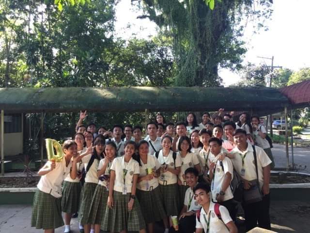 _jmnr's tweet photo. "GOAL"

Yung goal to is to finish my study kasama yung mga 'to. Matapos yung senior high na kumpleto pa rin tayo. You guys are so great. Ang laking blessing niyo promise😍 I miss you gaiz https://t.co/EyREG3ReiT