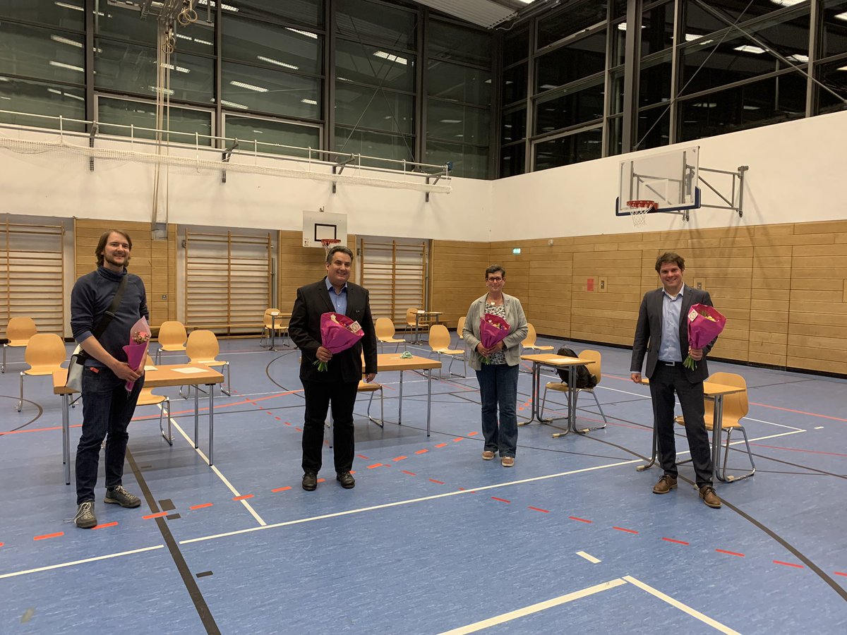 Vielen Dank für das #Vertrauen! Ich wurde bei der konstituierenden Sitzung für weitere sechs Jahre zum #Vorsitzenden im #Bezirksausschuss 6 #Sendling gewählt. Packen wir’s an! Vielen Dank an die Fraktion  <a href="/SPD_Sendling/">SPD Sendling</a> sowie an die <a href="/Gruene_Muenchen/">GRÜNE München 🌻</a>. #München #Bayern @SPDmuenchen