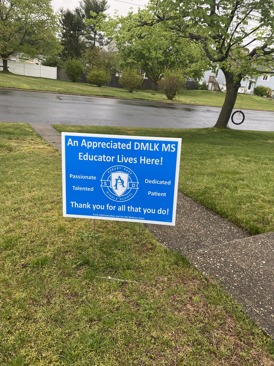 What a great way to feel amazing during teacher appreciation week! Thank you PBSIS team for going out of your way today! <a href="/MsHayesAP/">Chrissy Hayes-Schneider</a> <a href="/bridgetkean1/">@bridgetkean</a> @jillianpmcmanus @mrsnormanap <a href="/CMiles_APMS/">Casey Miles</a> <a href="/christinaAPMS/">Christina Durando</a> <a href="/MrGrassoAP/">MrGrasso</a> #dmlkms rocks!
