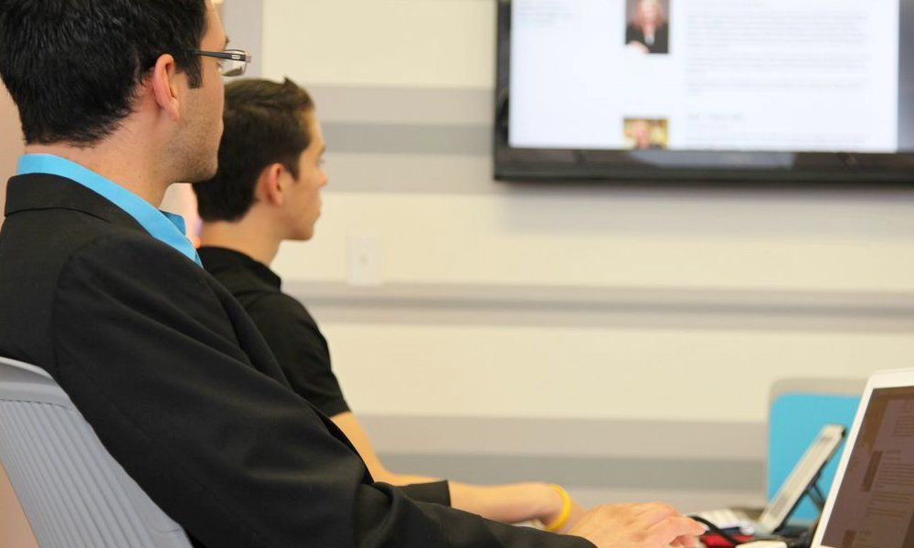 VenturePointInc's tweet photo. #VenturePoint is now offering virtual tours of all of their locations. In order to keep foot traffic as low as we can, we invite you to check out our #workspace online! This is VenturePoint Medical 👇👇👇 #virtualtour #coworkingspace
https://t.co/i3BtRVJhJ8 https://t.co/2lAIHYCEA4