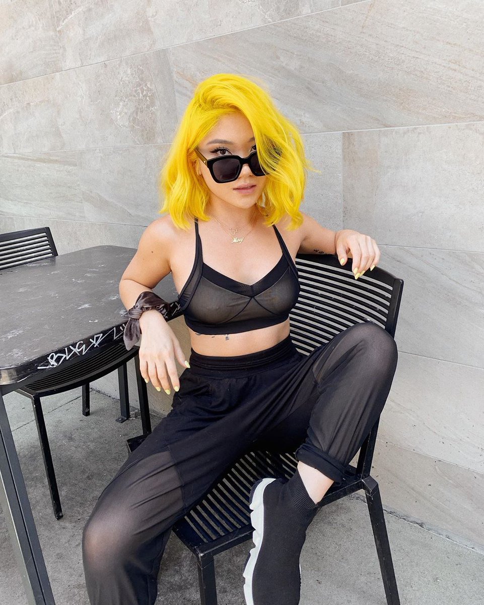 KIMAHMYA's tweet photo. ⊱ 𝑻𝒓𝒖𝒍𝒚 𝑰 𝒂𝒊𝒏'𝒕 𝒈𝒐𝒕 𝒏𝒐 𝒃𝒖𝒔𝒊𝒏𝒆𝒔𝒔 𝗛𝗲𝗿𝗲
           𝑩𝒖𝒕 𝒔𝒊𝒏𝒄𝒆 𝒎𝒚 𝒇𝒓𝒊𝒆𝒏𝒅𝒔 𝒂𝒓𝒆 𝗛𝗲𝗿𝗲
               𝑰 𝒋𝒖𝒔𝒕 𝒄𝒂𝒎𝒆 𝒕𝒐 𝒌𝒊𝒄𝒌 𝒊𝒕 ⊰ https://t.co/YFH9yK3kHn