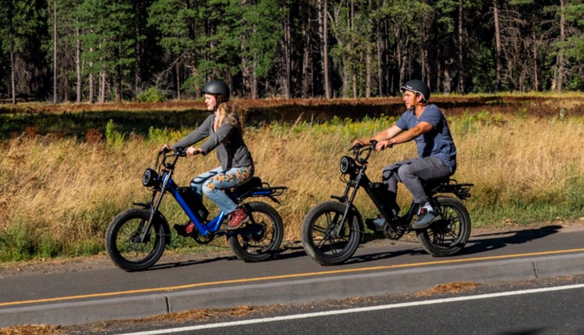 DemoDaysFest's tweet photo. Underpromise, overdeliver - that’s a stance @JuicedBikes has taken when it comes to their HyperScorpion e-bike. Rrecent tests have shown it having twice its rated power, allowing this gutsy #ebike to hit speeds of up to 30 MPH for up to 75 miles!
#electrifyexpo #electrify2020 https://t.co/I7hHC1iEHk