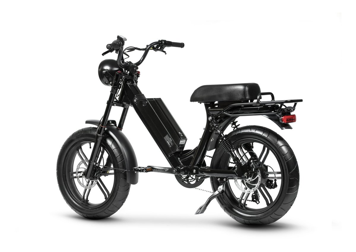 DemoDaysFest's tweet photo. Underpromise, overdeliver - that’s a stance @JuicedBikes has taken when it comes to their HyperScorpion e-bike. Rrecent tests have shown it having twice its rated power, allowing this gutsy #ebike to hit speeds of up to 30 MPH for up to 75 miles!
#electrifyexpo #electrify2020 https://t.co/I7hHC1iEHk