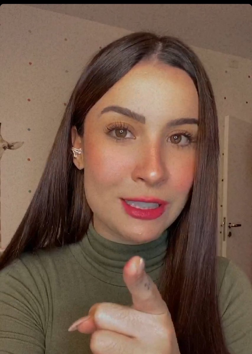 nandacomment's tweet image. ela tá linda e de cabelo grande