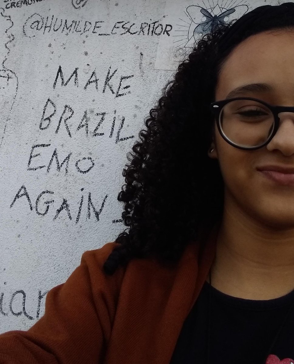 ffreeeakkk's tweet photo. #makebrazilemoagain pois agr já tenho idade pra fazer franjinha alisada https://t.co/Nxu08nXq2Z