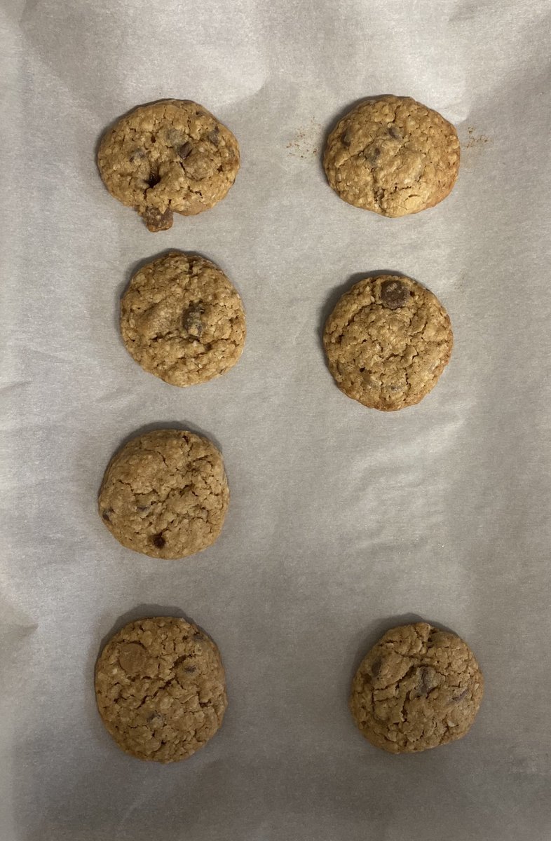 teachcolombo's tweet photo. Baking quarancookies and taking some math pics. #multitasking #arrays #whatdoyousee #doesthisnegatethecalories https://t.co/sNRShvEt8G