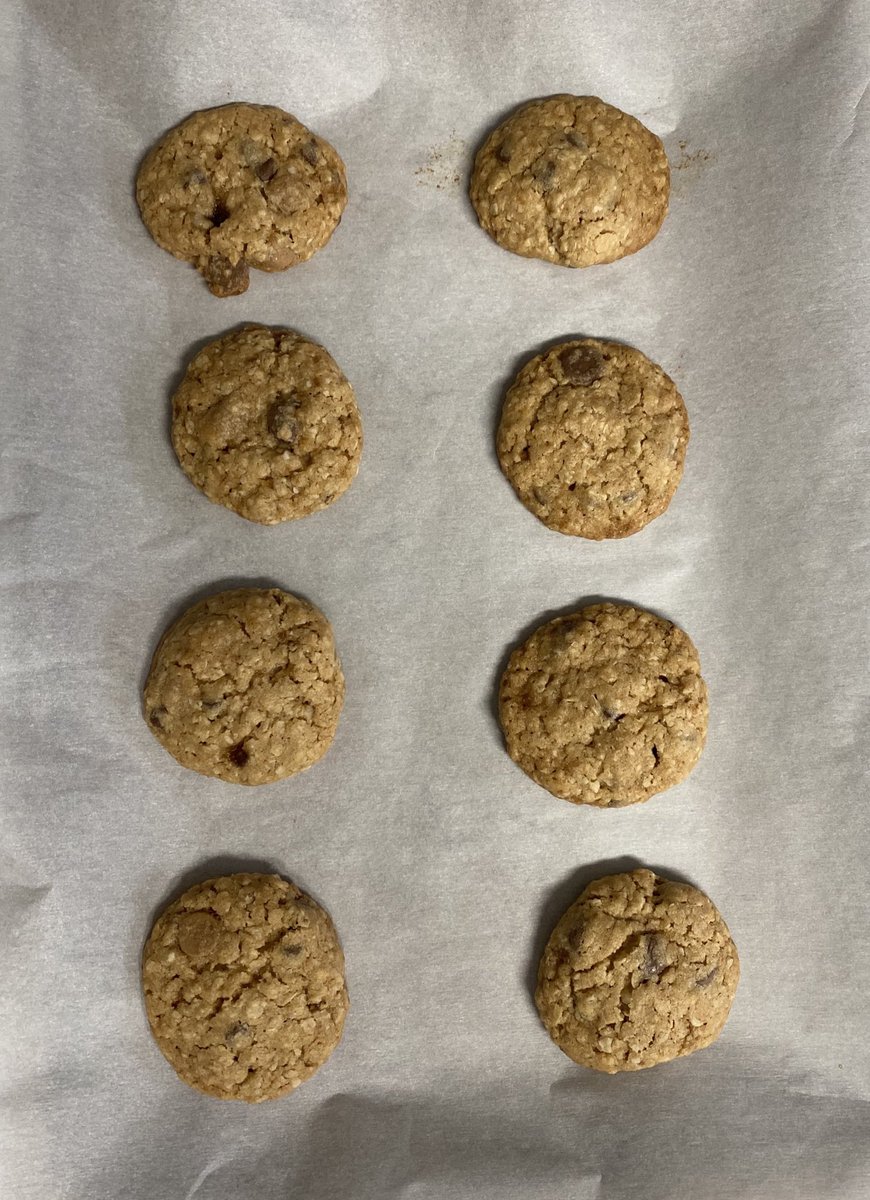 teachcolombo's tweet photo. Baking quarancookies and taking some math pics. #multitasking #arrays #whatdoyousee #doesthisnegatethecalories https://t.co/sNRShvEt8G