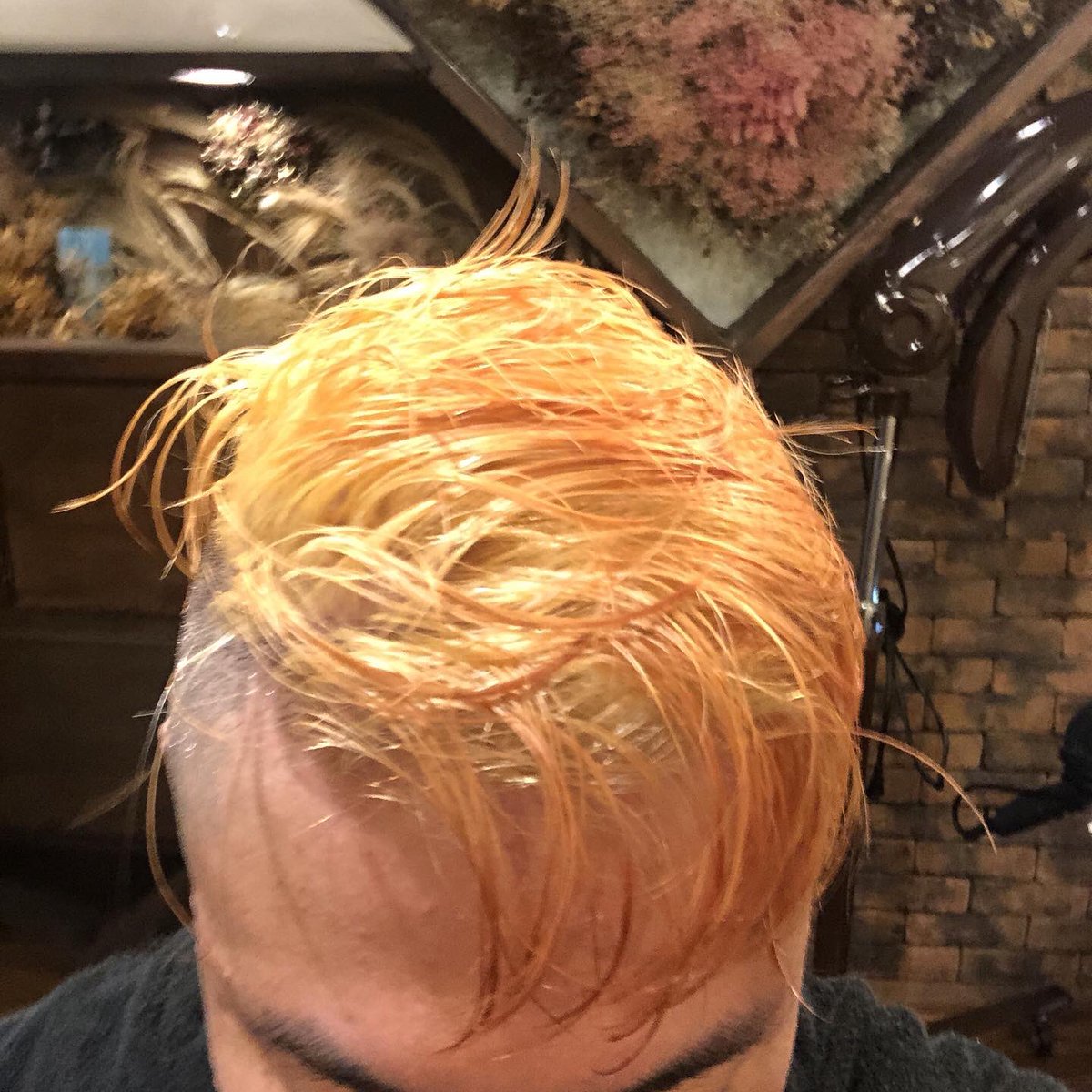 ゔぇろにca 金髪豚野郎からのikkoさん オフモード からの韓国お洒落女子 結果ミルクティー色のおじさん