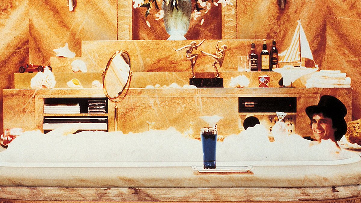 ZiggyCocktail's tweet image. &quot;Perhaps you would like me to come in there and wash your (censored) for you, you little (censored).&quot;  My (censored) pick for #ArchitectureMovieChallenge Day 6: Favorite Movie Bathroom is 1981&apos;s Arthur.