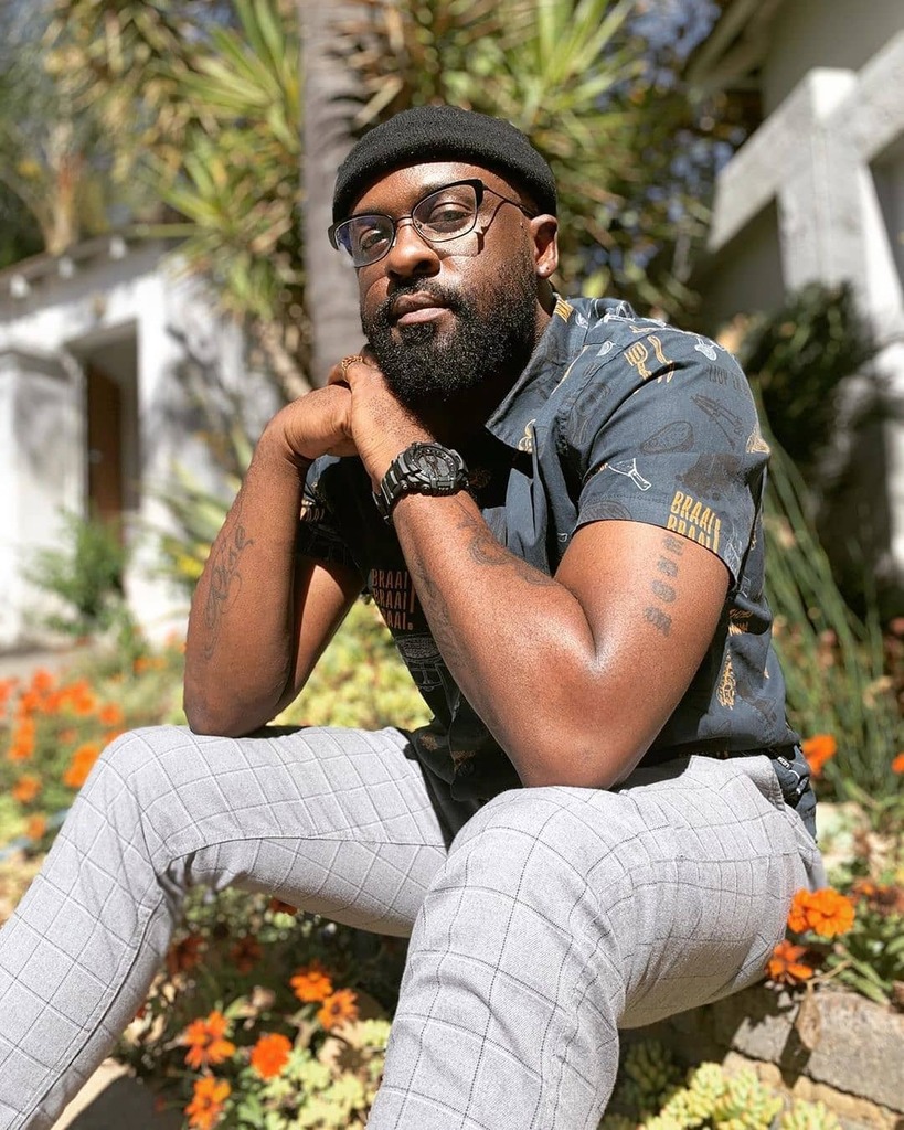 SAHipHopReviews's tweet photo. @showtime_blaklez gave us Hush you slept !
He gave us Leather face you slept ,
He gave us Freedom Reloaded you slept ,
He gave us Guluva ........ What more do you want ?
#SAHHR https://t.co/f1g907cApS