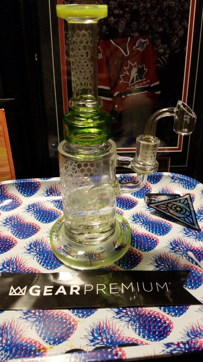 pHaTtony__'s tweet photo. New rig from @gearglass , loving it!🔥😍
#GETGEAR #IDHITTHAT https://t.co/DadJxmeY64