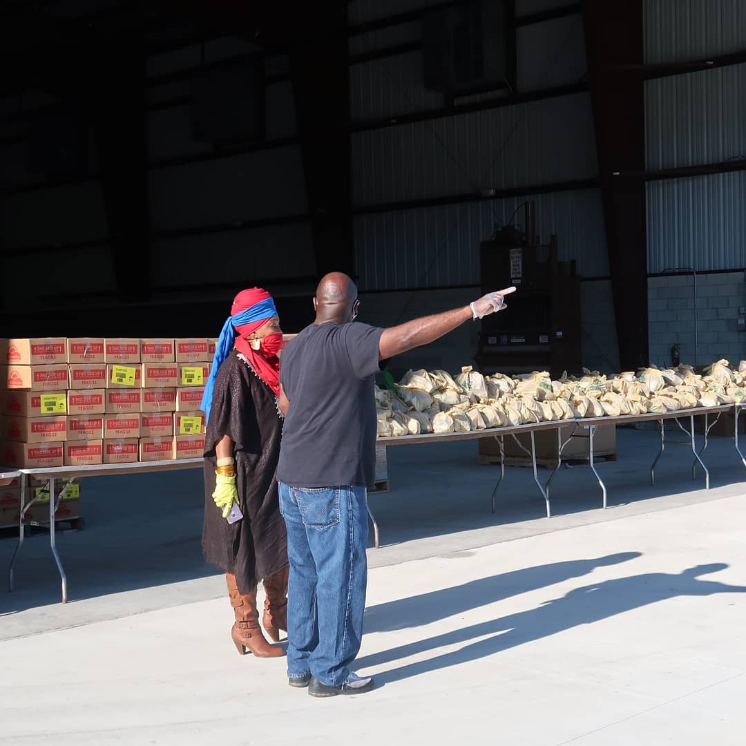 UnityGroupServ1's tweet image. U.N.I.T.Y Group Services Inc, in conjunction with FARM SHARE, and Friends Recycling hosted a drive-thru grocery and food distribution in Ocala, Saturday, May 1,2020 to help over 1,000 families affected by the #COVID19 #unity #unitygroupservices #thegoodsamaritan #freegrocery