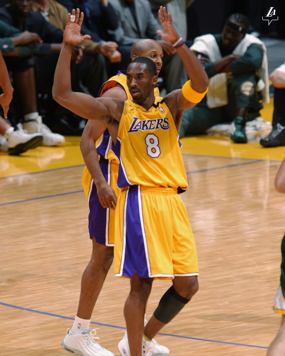 Lakers's tweet photo. History #LakeShow2003 https://t.co/d1f813E7gR