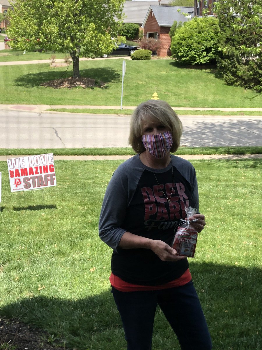 KristenKing_DP's tweet photo. What a great surprise! Thanks for crossing the river! @hadspeddp  So grateful @DeerParkSchools @DeerParkSuper https://t.co/PyEvPI9hh1